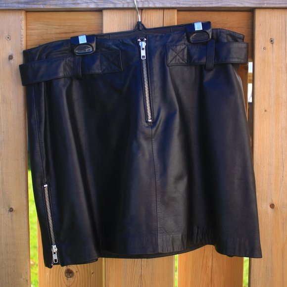Danier Leather Skirt with Steel Zipper Details Women's Size 10 - Picture 2 of 6